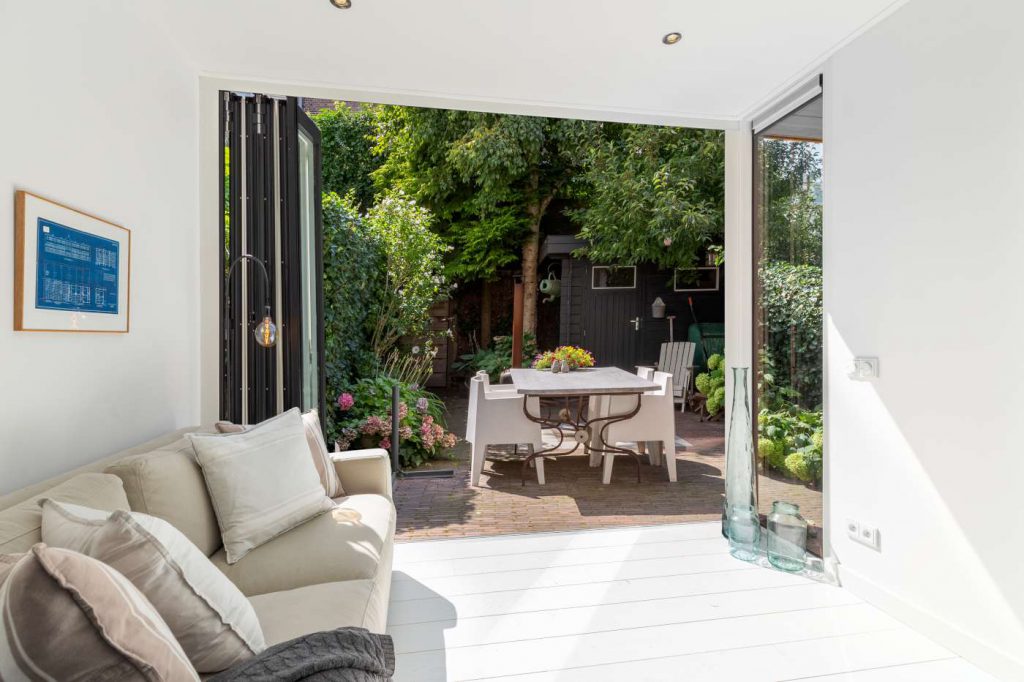 Glazen vouwwand serre