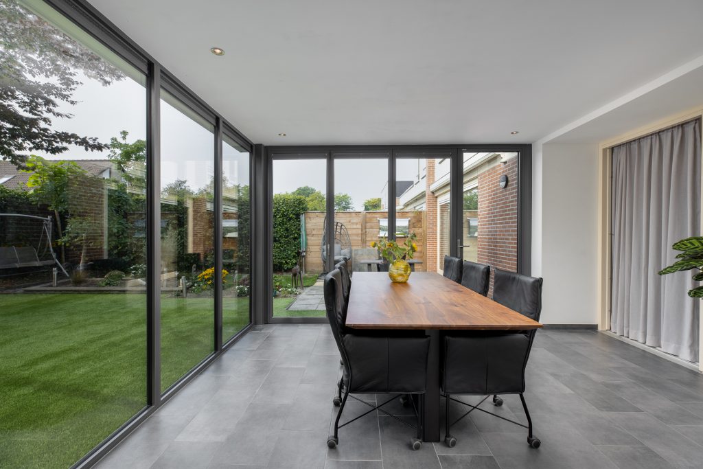 Moderne serre binnenkant