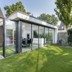 Moderne serre met vouwwand