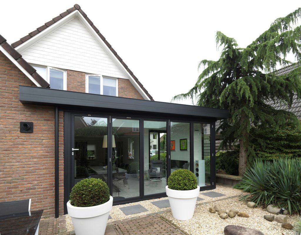 Geïsoleerde serreaanbouw