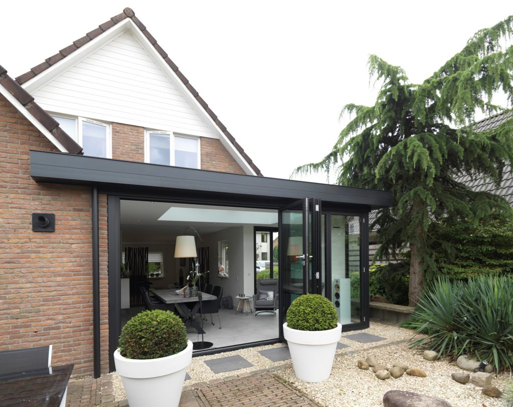 Geïsoleerde serreaanbouw