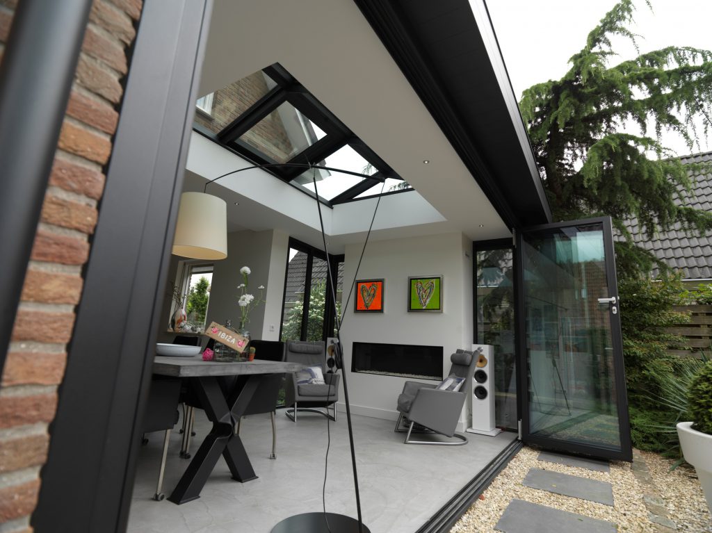 Geïsoleerde serreaanbouw