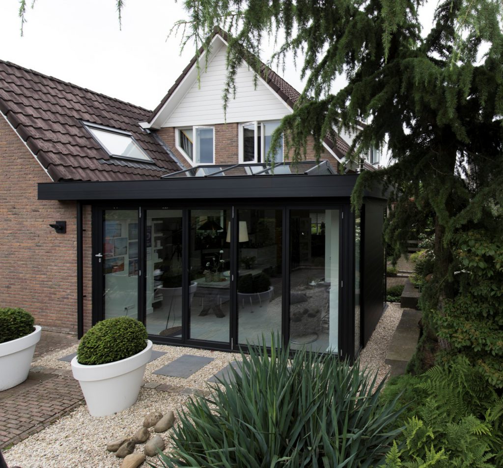 Geïsoleerde serreaanbouw