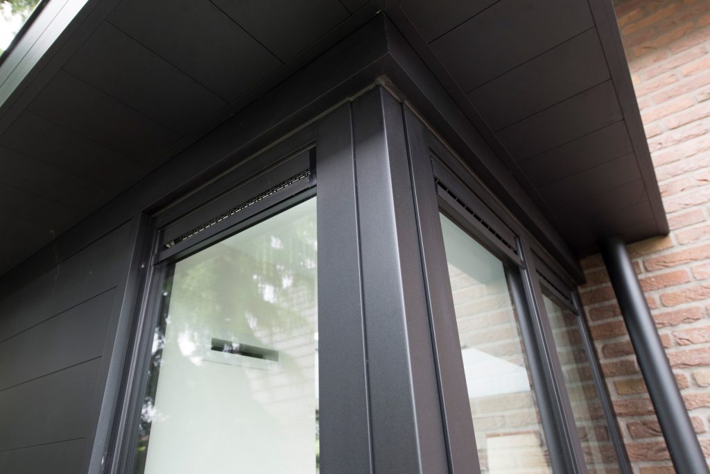 Geïsoleerde serreaanbouw