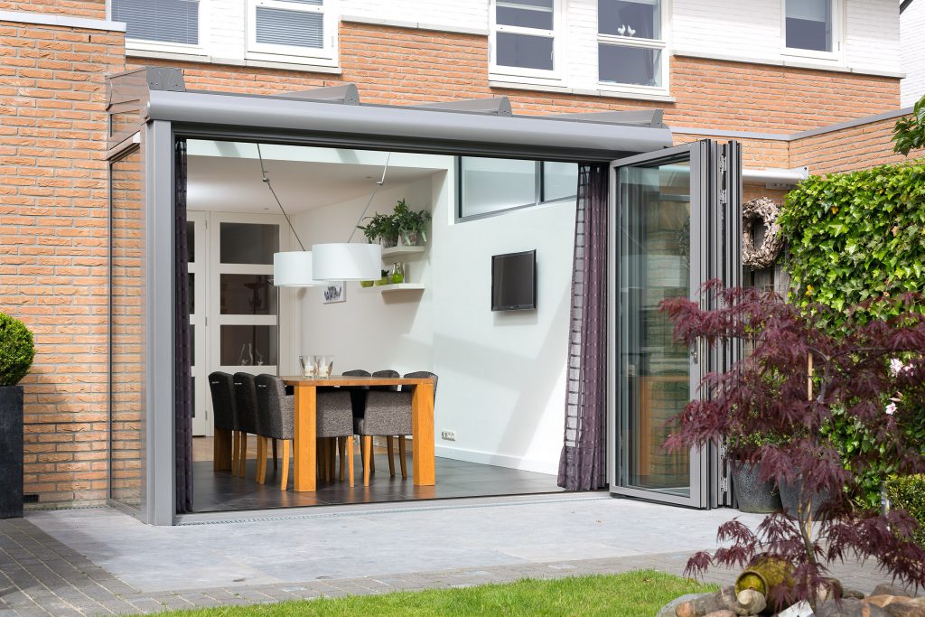 Serreaanbouw keuken buiten vouwwand open