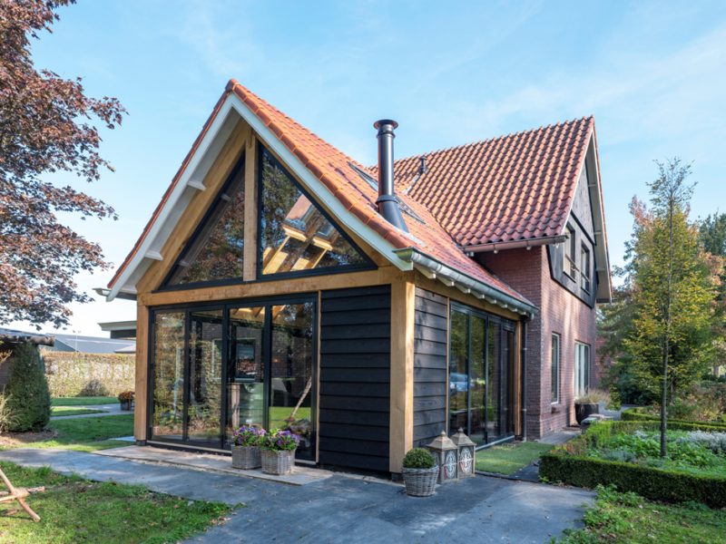 Geïsoleerde tuinkamer als serre in Overijssel