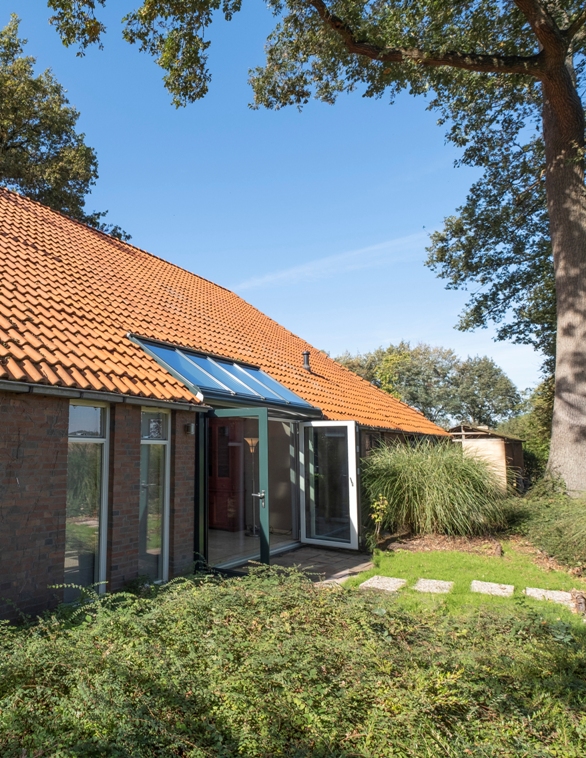 Serre boerderij buitenkant