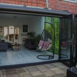 Glazen vouwwand aluminium