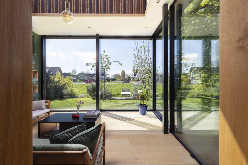 Serre aanbouw glazen pui