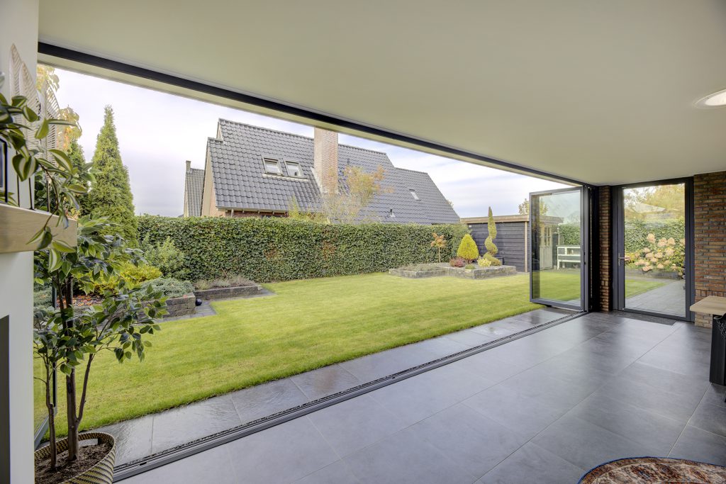 Ruime openslaande vouwwand 