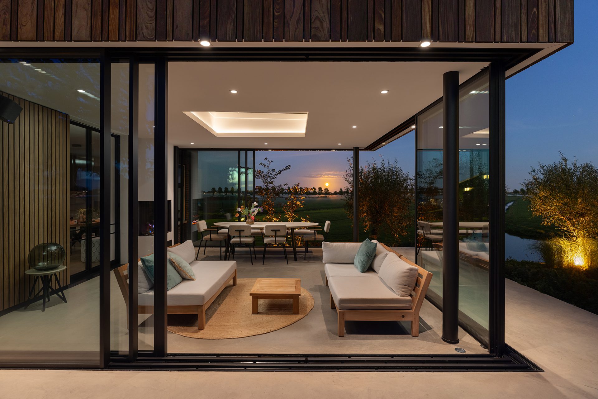 Serre met schuifpuien