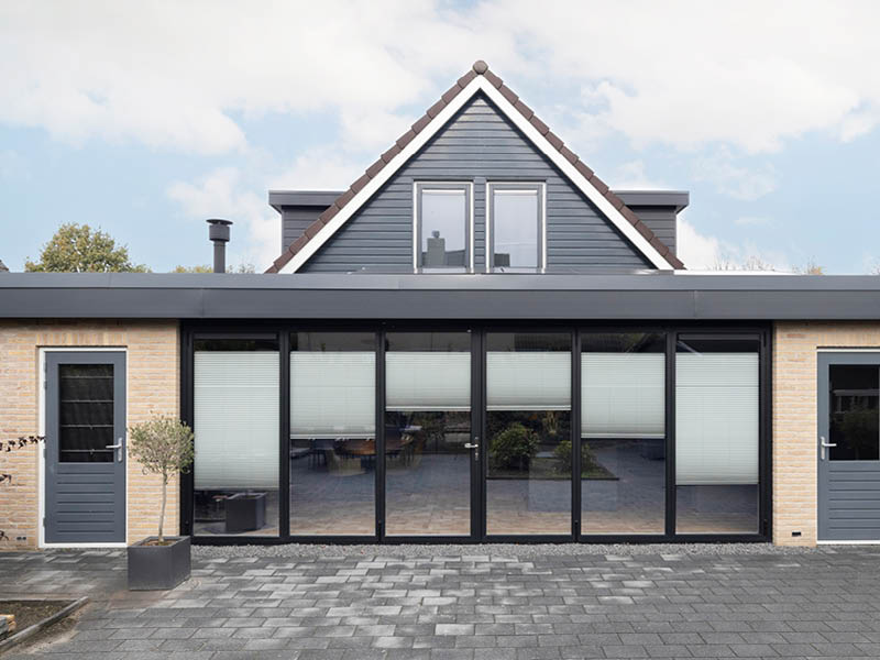 Aluminium vouwwand met plissé gordijnen