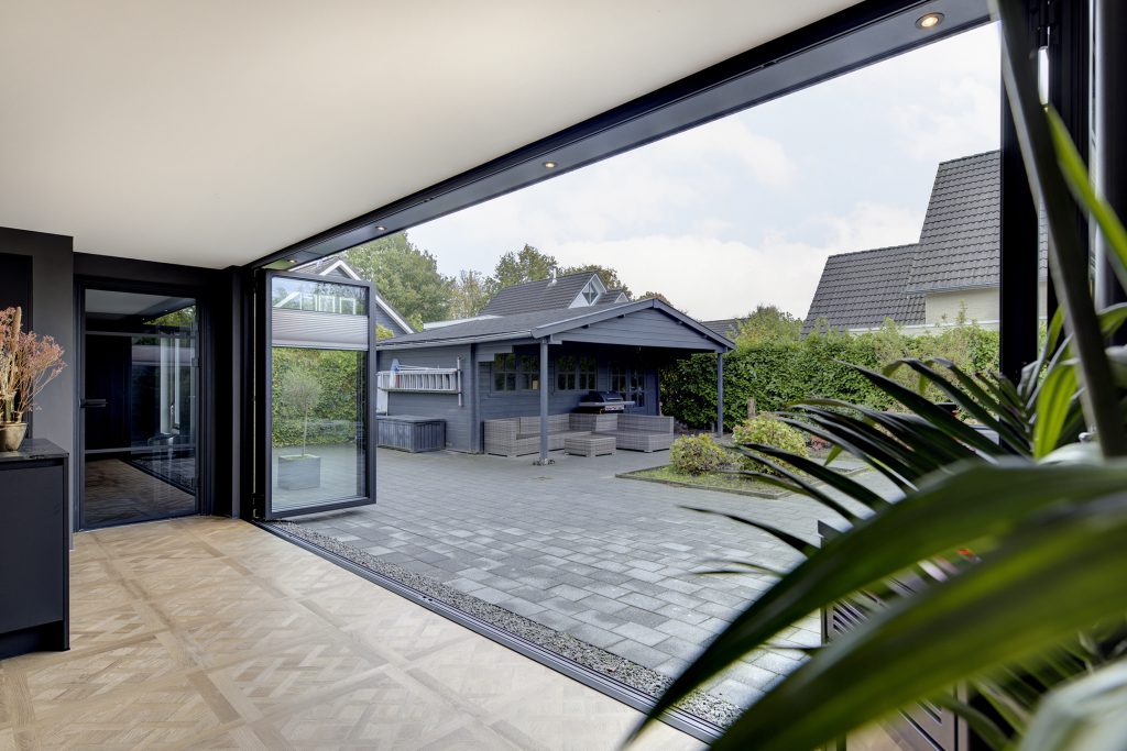 Brede vouwwand met zes puien