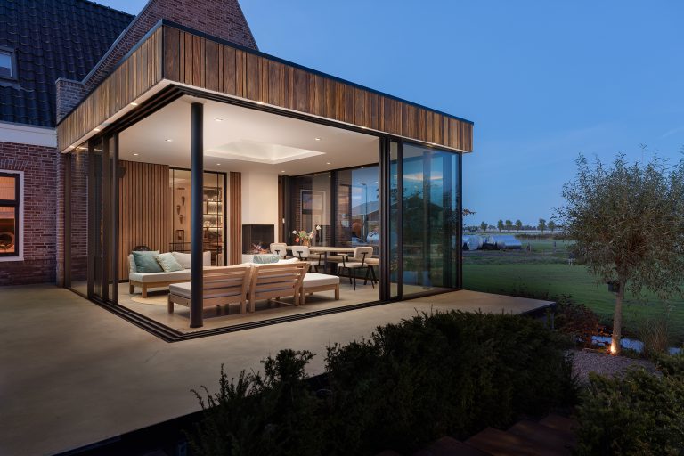 serre minimalistische schuifpuien geopend