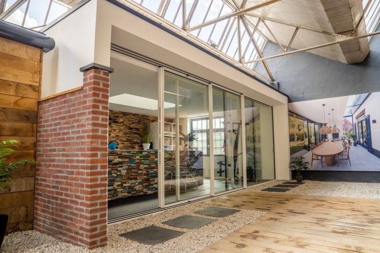 Minimalistische schuifpuien showroom Ootmarsum