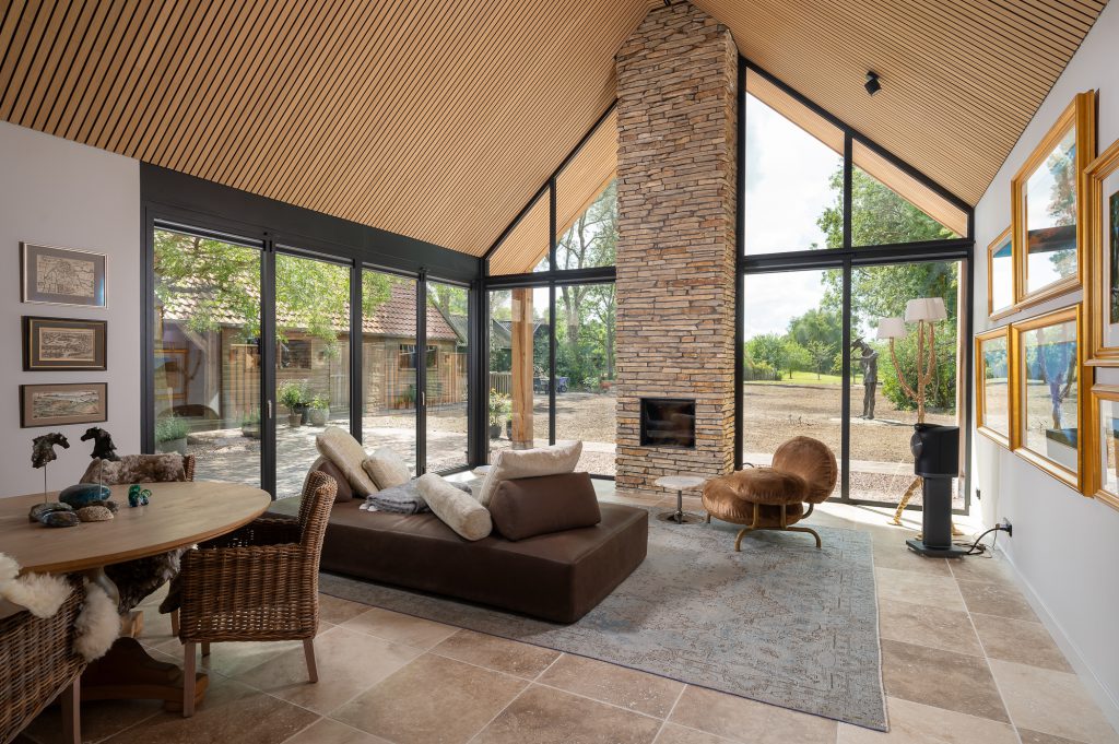 Serre met rustieke stijl