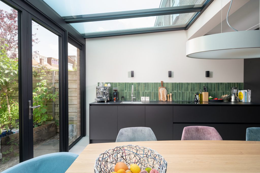 Brede vouwwand met lichtstraat