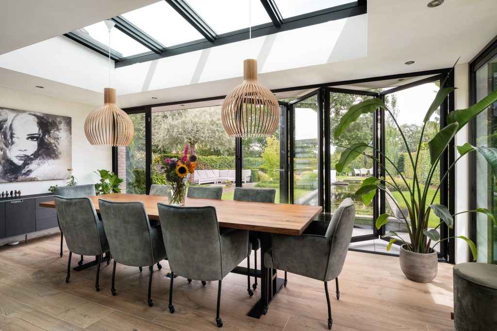 Aanbouw met lichtstraat en vouwwand