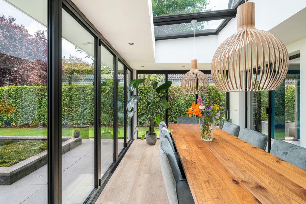 Luxe uitbouw met geïsoleerd glas