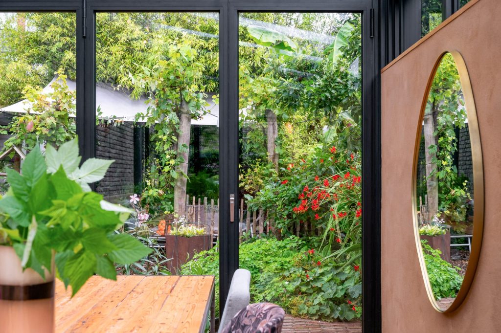 Serre met een vouwwand