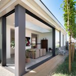 Uitbouw met grote schuifpuien in het Gooi