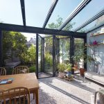 Matblauwe serre met vouwwand 