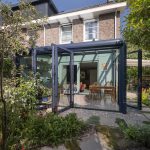 Matblauwe serre met vouwwand 