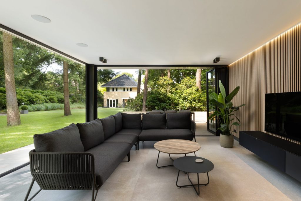 Tuinkamer in Hilversum met glazen vouwwanden