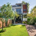 Serre met bovenlichten en vouwwand