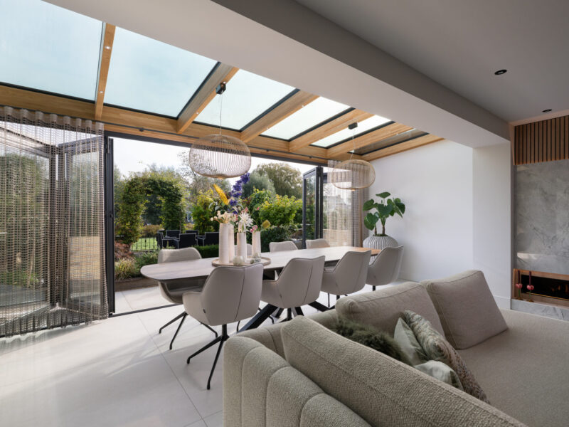 Serre met eikenhouten dakafwerking in Volendam