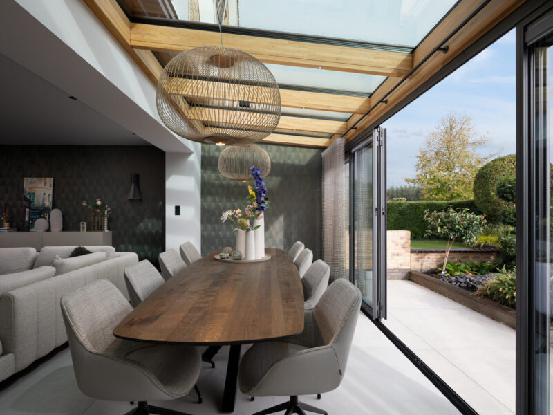 Serre op maat met hoogwaardige materialen en veel glasoppervlak