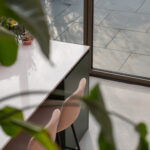 Moderne serre verbindt huis en tuin in Utrecht